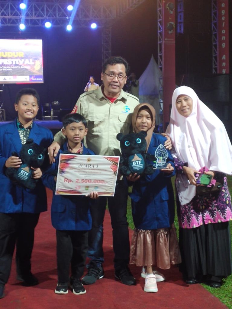 Juara 3 Lomba LCC Borobudur Techno