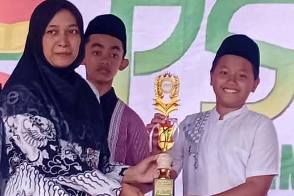 2. Juara 2 Pengetahuan PAI pada lomba MAPSI tingkat Kecamatan