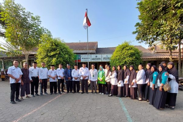 3. Foto Bersama TIM Verifikasi Lapangan