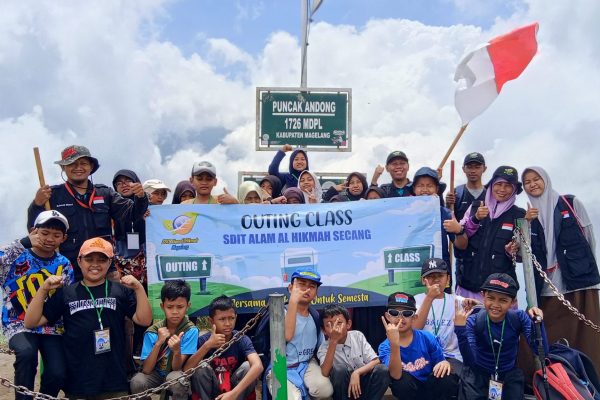 3. Pendakian Gunung Andong