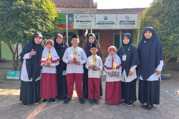 Foto Utama Para Bintang SDIT Alam Al Hikmaah